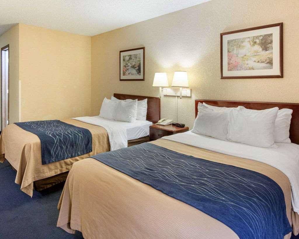 Quality Inn University Area فارمفيل الغرفة الصورة
