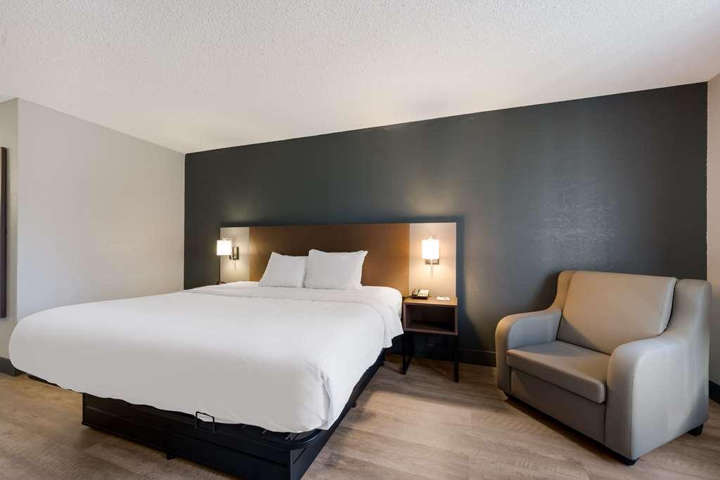 Quality Inn University Area فارمفيل الغرفة الصورة